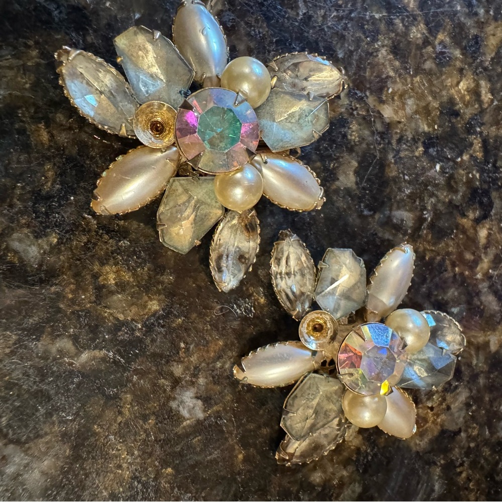 Vintage Judy Lee Pearl Aurora Borealis Clip On Earrings, missing stones